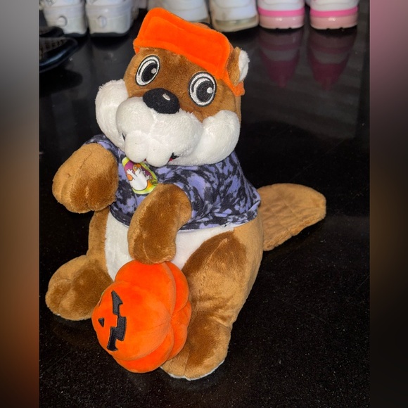 BUC-EE'S Other - 🔥 SOLD🔥Buc-ee's Halloween Beaver Plush